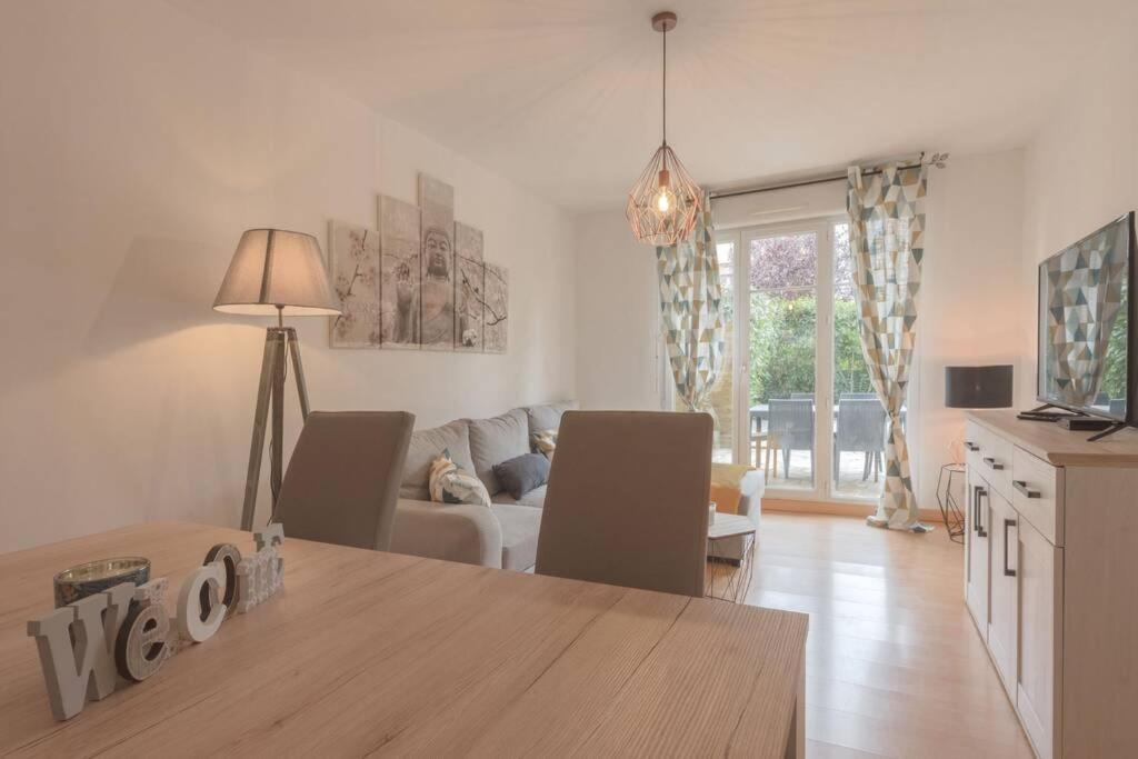 Garden Apartment Next To Disneyland 뷰씨 쎙 죠흐쥬 외부 사진